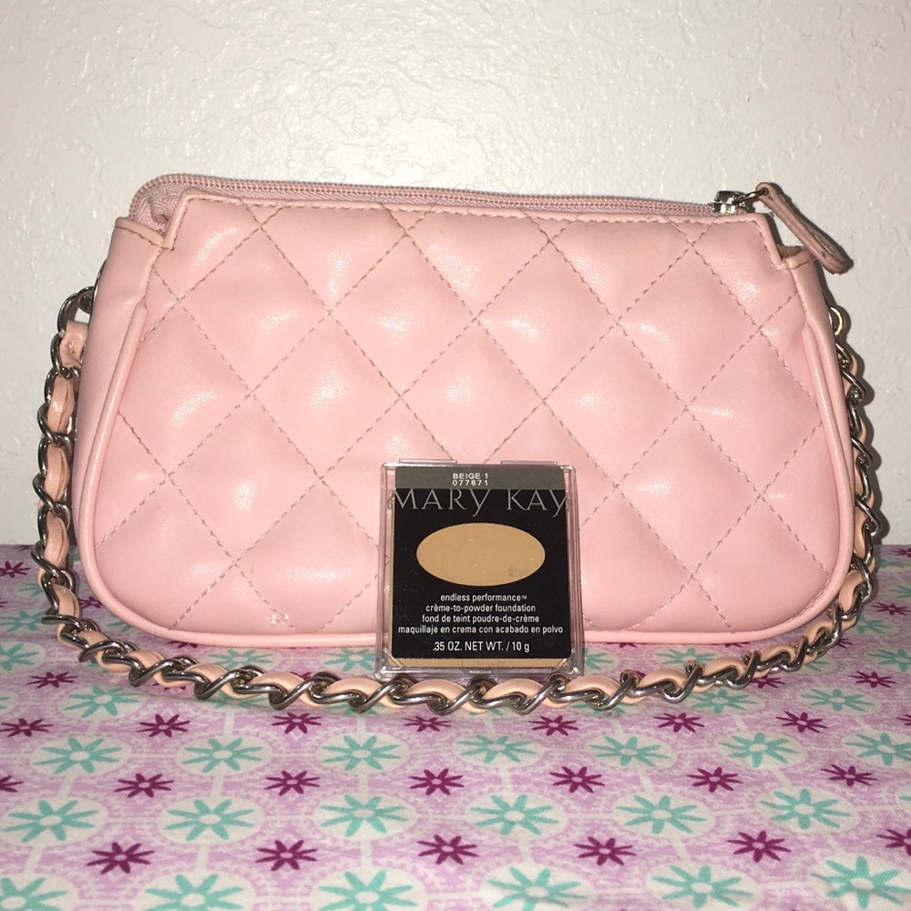 EndlessPerformance CrèmeToPowder Foundation Beige1